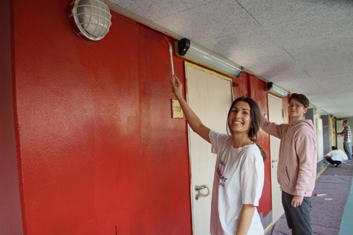 Streichen Gives Back Scaled
